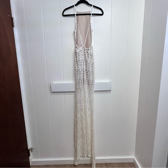HOLD Stone Cold Fox Logan Crochet White Cream Lace Maxi Dress Bridal Sz 1 - Picture 3 of 11